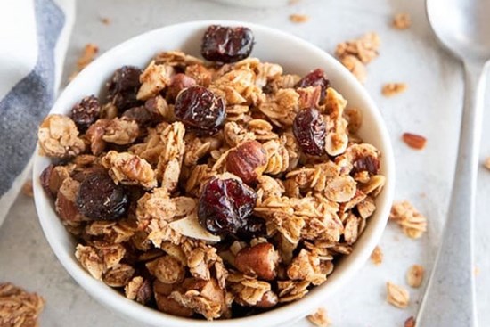 Tự làm granola tại nhà ăn sáng hay ăn vặt vừa ngon, vừa rẻ