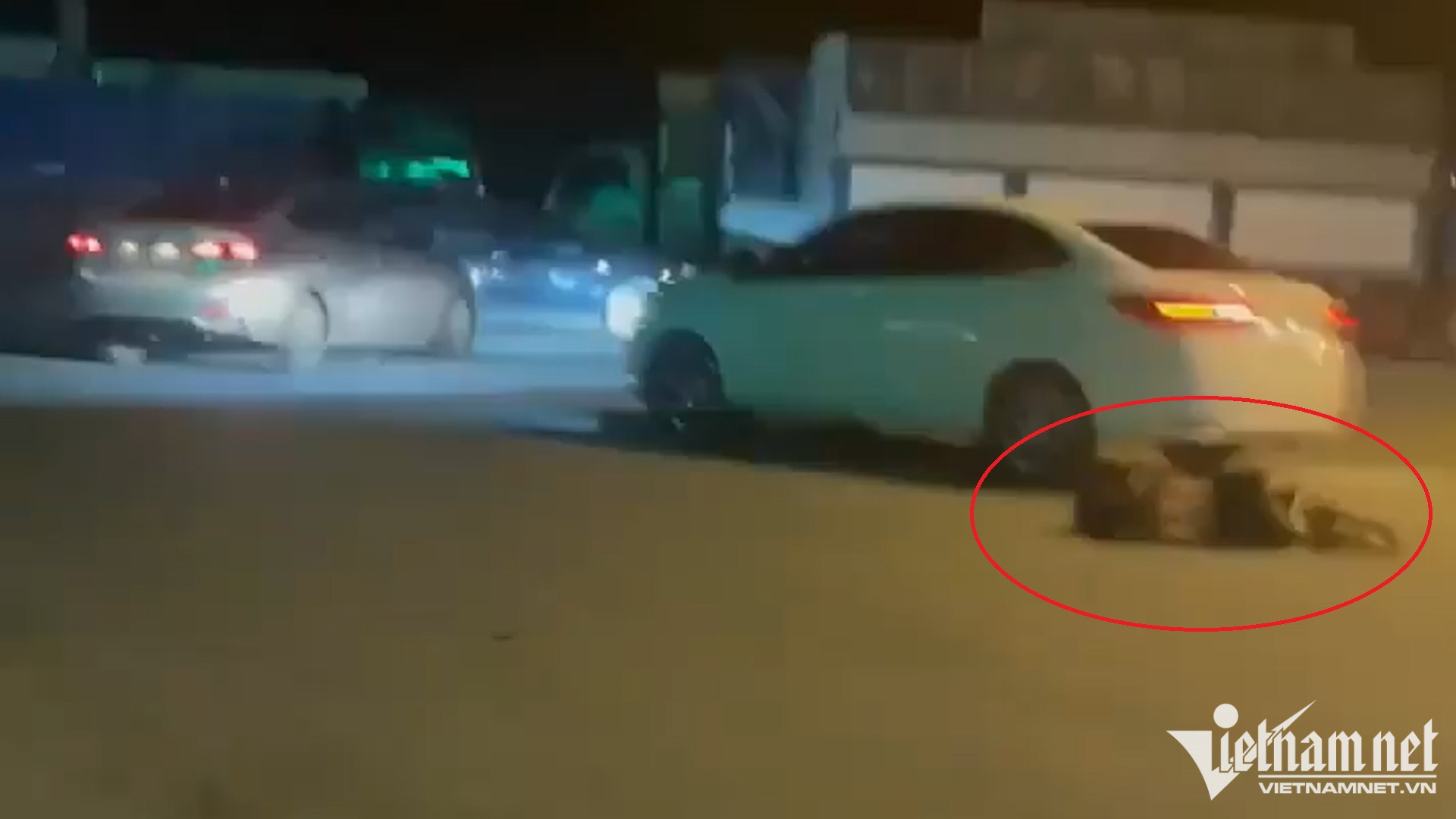 Ô tô tông thẳng vào 2 phụ nữ rồi bỏ chạy, 1 người tử vong-2