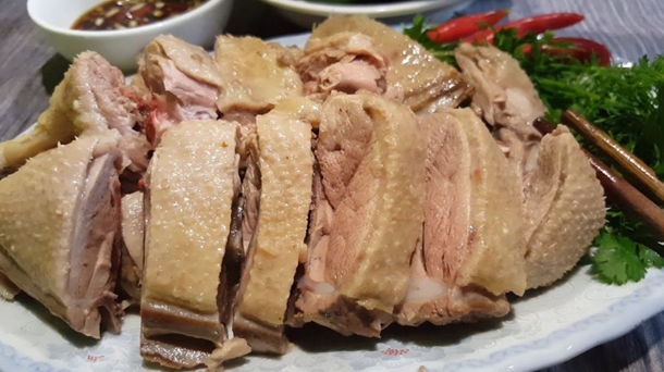 Luộc vịt chỉ dùng nước lạnh và gừng chưa đủ: Thả thêm thứ này thịt hết sạch mùi hôi, đậm vị ngọt-2