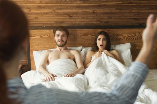 Cách xin lỗi vợ của một người chồng ngoại tình