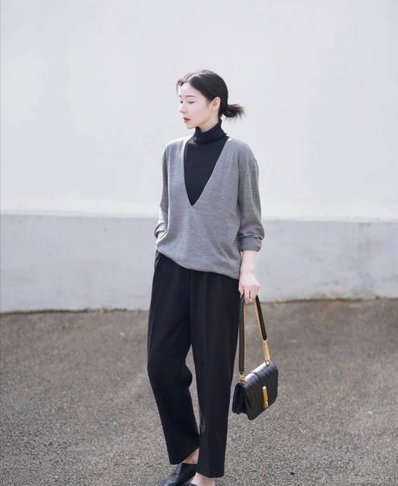 Lại đến mùa mặc áo len, hãy thử những kiểu và cách phối đồ này, trông bạn sẽ thật thời trang và giảm tuổi tác-3