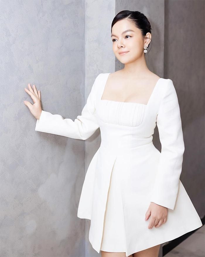 Phạm Quỳnh Anh khoe dáng nóng bỏng sau 4 tháng sinh con thứ ba-8