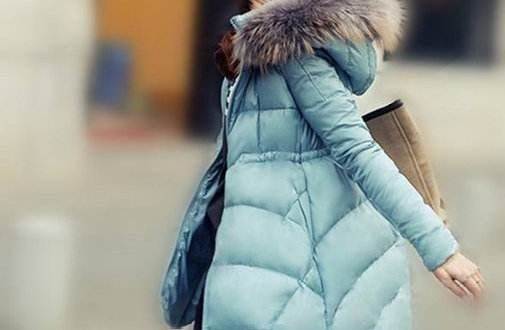 Áo khoác lông vũ bị vón cục lại sau khi giặt, chỉ cần một chiếc móc áo là lại về hình dáng ban đầu-1