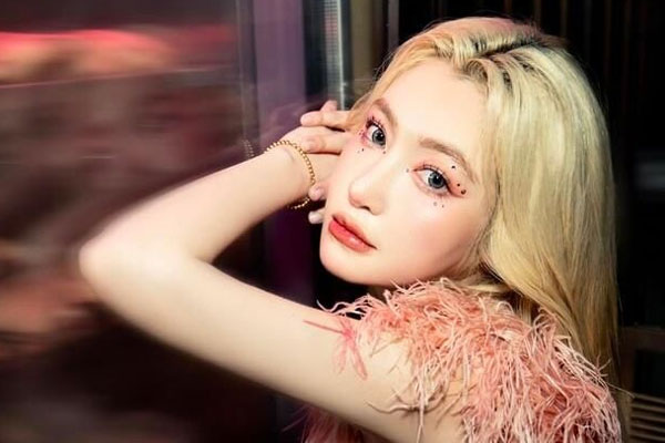 Bị fan yêu cầu tắt app khi xuất hiện với diện mạo lạ, Elly Trần đáp trả đầy bất ngờ-4