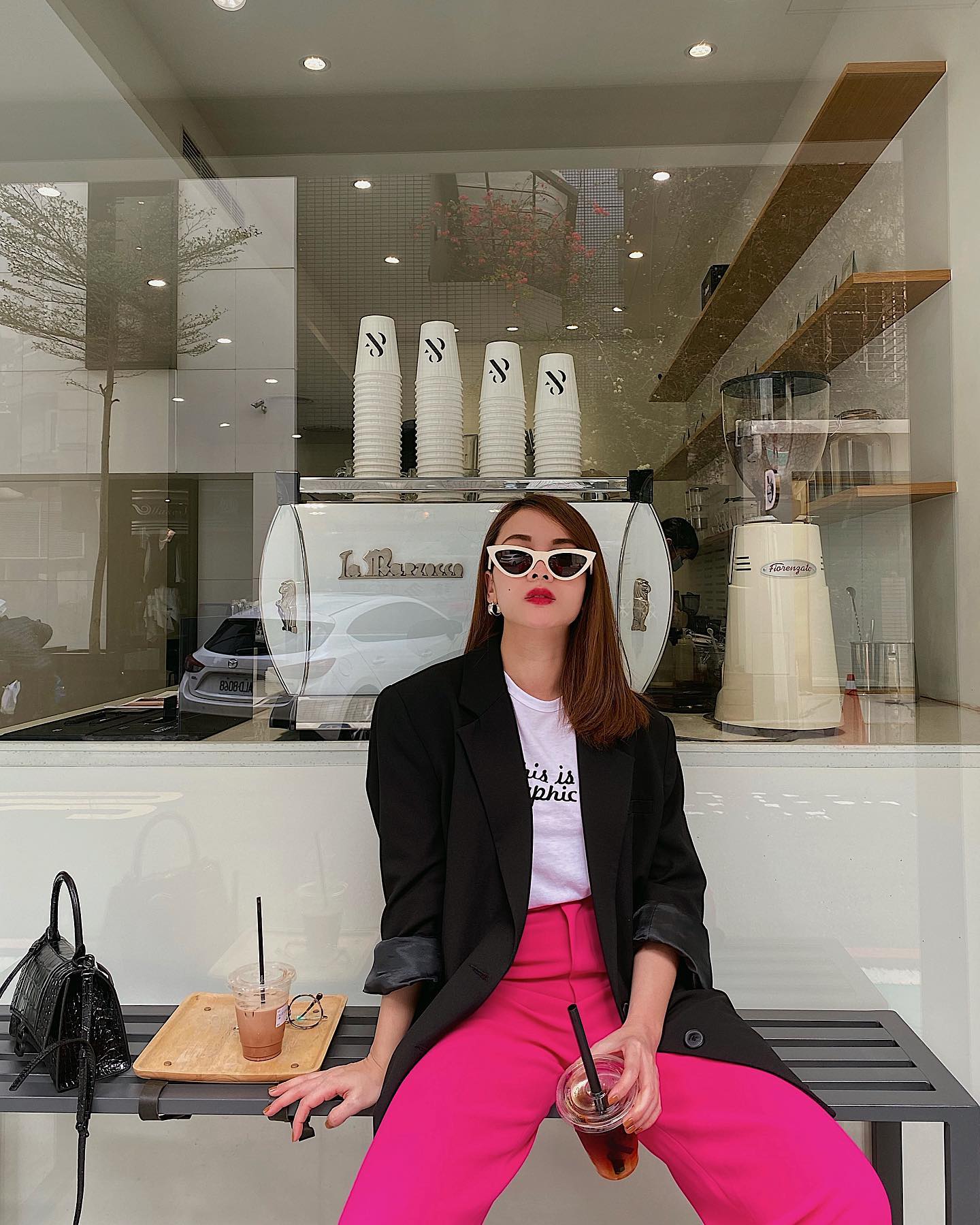 5 kiểu áo khoác sang chảnh được sao Việt diện nhiều-6