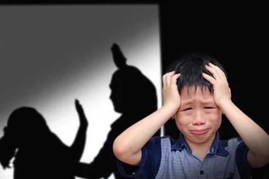 Người bố bất an ảnh hưởng thế nào đến con cái?