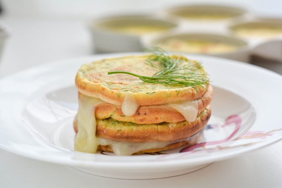 Bánh trứng kẹp phô mai thơm nức ăn sáng vừa ngon vừa lạ miệng-10