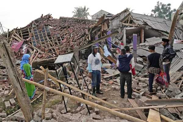 Động đất Indonesia: Thương vong lên gần 1.300, báo cáo đau lòng từ 51 trường học-5