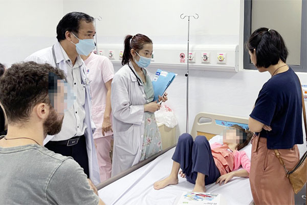 Khởi tố vụ án hơn 600 học sinh trường Ischool ngộ độc do ăn cánh gà chiên-3