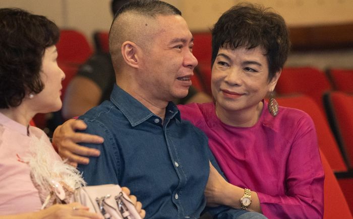 Vợ trẻ vừa mừng, vừa tủi khi Công Lý nhận được kịch bản mới-8