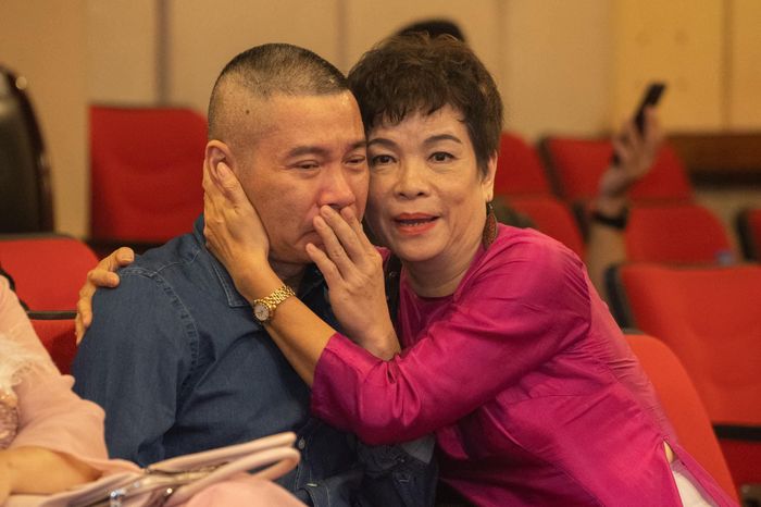 Vợ trẻ vừa mừng, vừa tủi khi Công Lý nhận được kịch bản mới-9