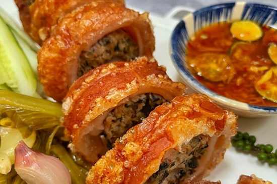 Mách bạn cách làm món bì heo nổ giòn cuộn chả ốc thơm ngon, độc đáo