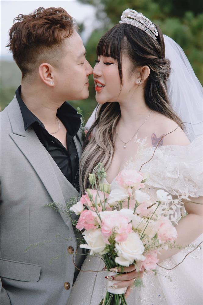 Hot girl Trần My từng xô xát Trang Nemo khoe lấy chồng giàu-2