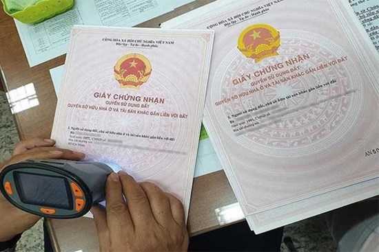 Lưu ý khi mua nhà cửa, xe cộ 'giá rẻ' mùa World Cup