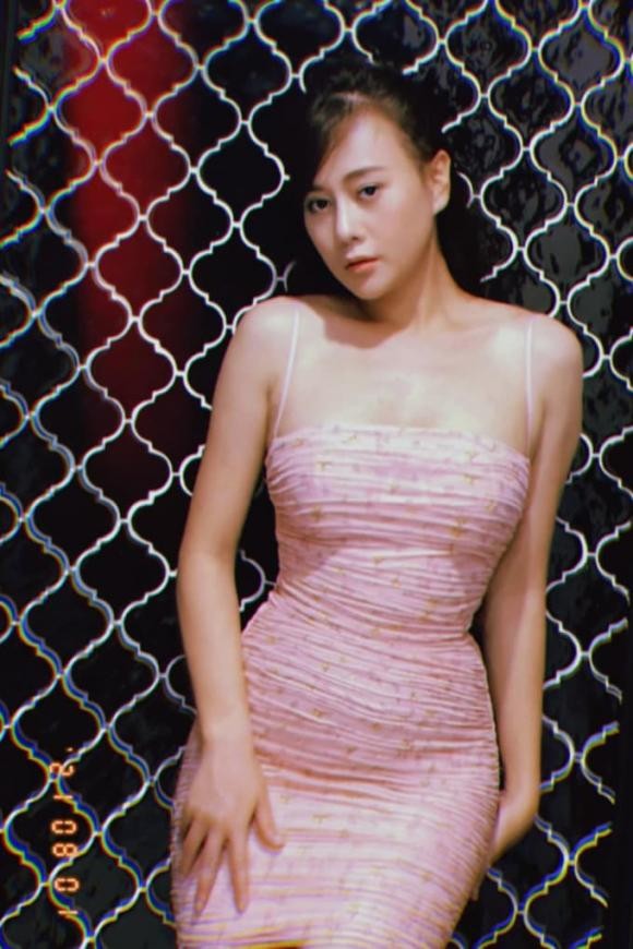 Phương Oanh chăm diện đồ bó sát khoe dáng nuột, bảo sao Shark Bình lại mê mệt-8