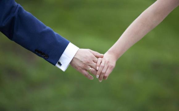 Đối với những người đã kết hôn, chìa khóa để có một cuộc hôn nhân hạnh phúc là làm tốt ba điều-4