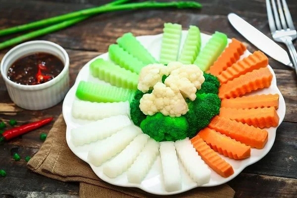 Luộc rau củ đừng vội vớt ngay ra đĩa: Làm thêm bước này rau sạch hóa chất, xanh ngon yên tâm ăn-2