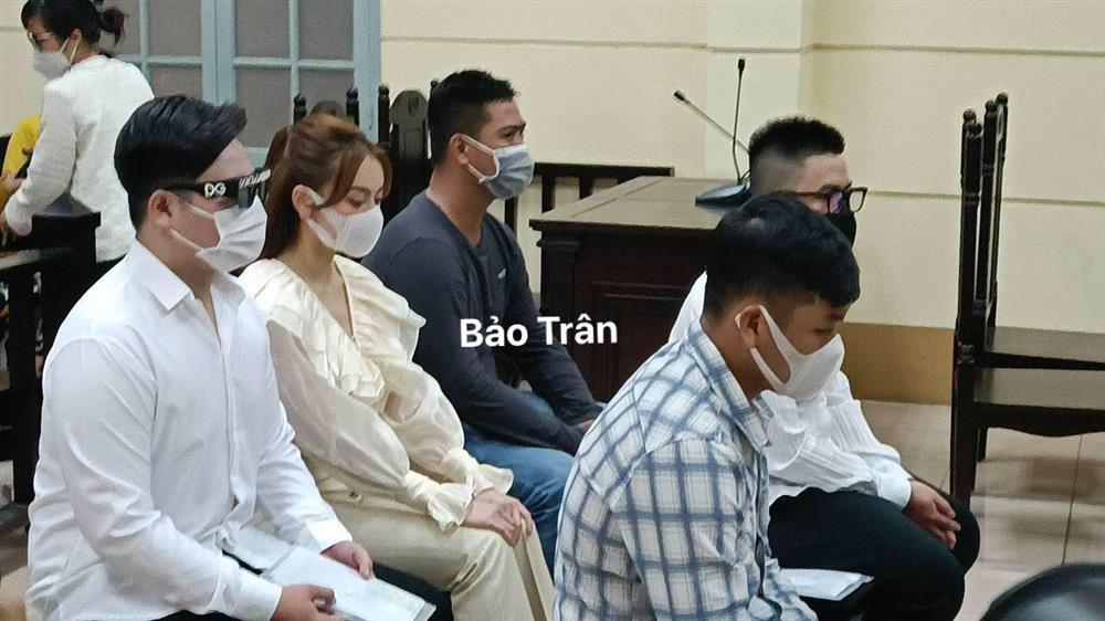 Nạn nhân bị đánh phát ngôn căng việc Trang Nemo quỳ xin lỗi-1