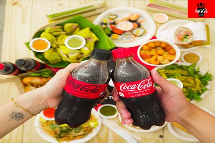 Coca-Cola mở chiến dịch ‘Vietnam is cooking’ tôn vinh ẩm thực đường phố Việt Nam