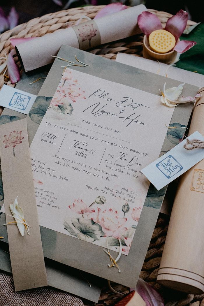 Thiệp cưới đựng trong ống tre của Ngọc Hân-4