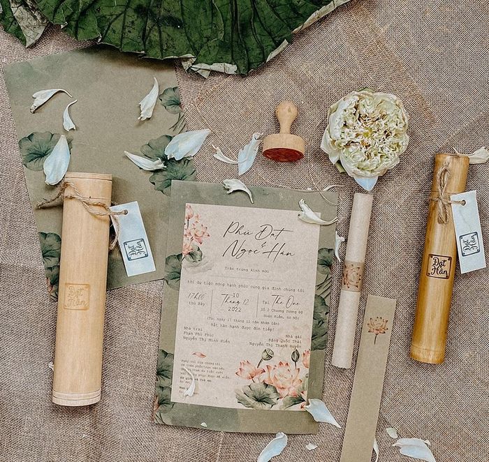 Thiệp cưới đựng trong ống tre của Ngọc Hân-2