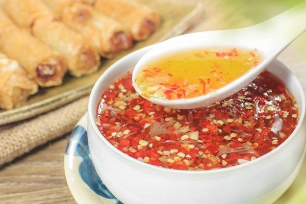 Ngoài cánh gà, mẫu nước mắm tại trường iSchool cũng phát hiện vi khuẩn gây ngộ độc: Chuyên gia phân tích lý do-4