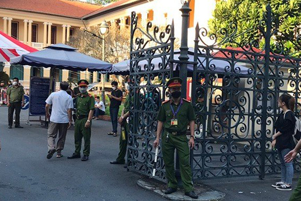 Cận cảnh nơi xét xử vụ dì ghẻ bạo hành bé gái 8 tuổi đến chết-7