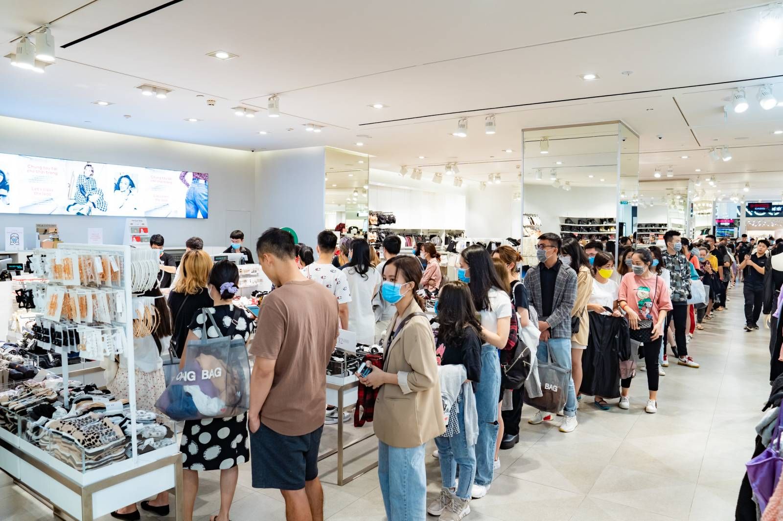 Săn ưu đãi tới 100% tại Vincom Black Friday-1