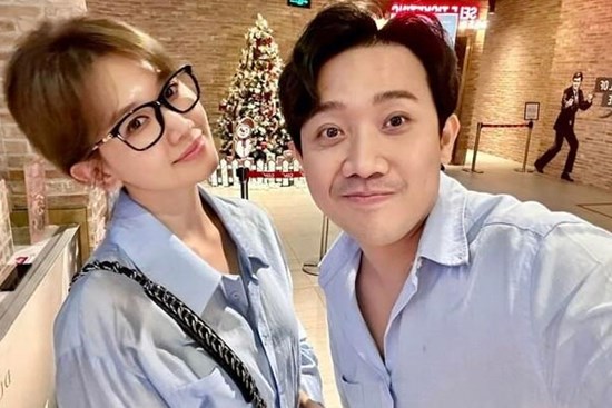 Trấn Thành khoe 'ảnh ghép' chụp chung Hari Won nhưng anti-fan vẫn tìm ra vấn đề của bức ảnh