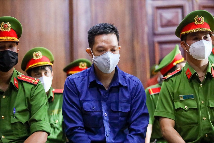 Nguyễn Võ Quỳnh Trang khóc trước tòa, thừa nhận hành hạ bé gái 8 tuổi trong suốt thời gian dài-2