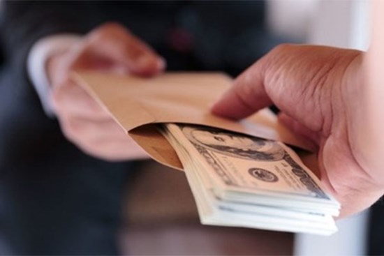 Nam thanh niên bị tố bán bạn với giá hàng nghìn USD