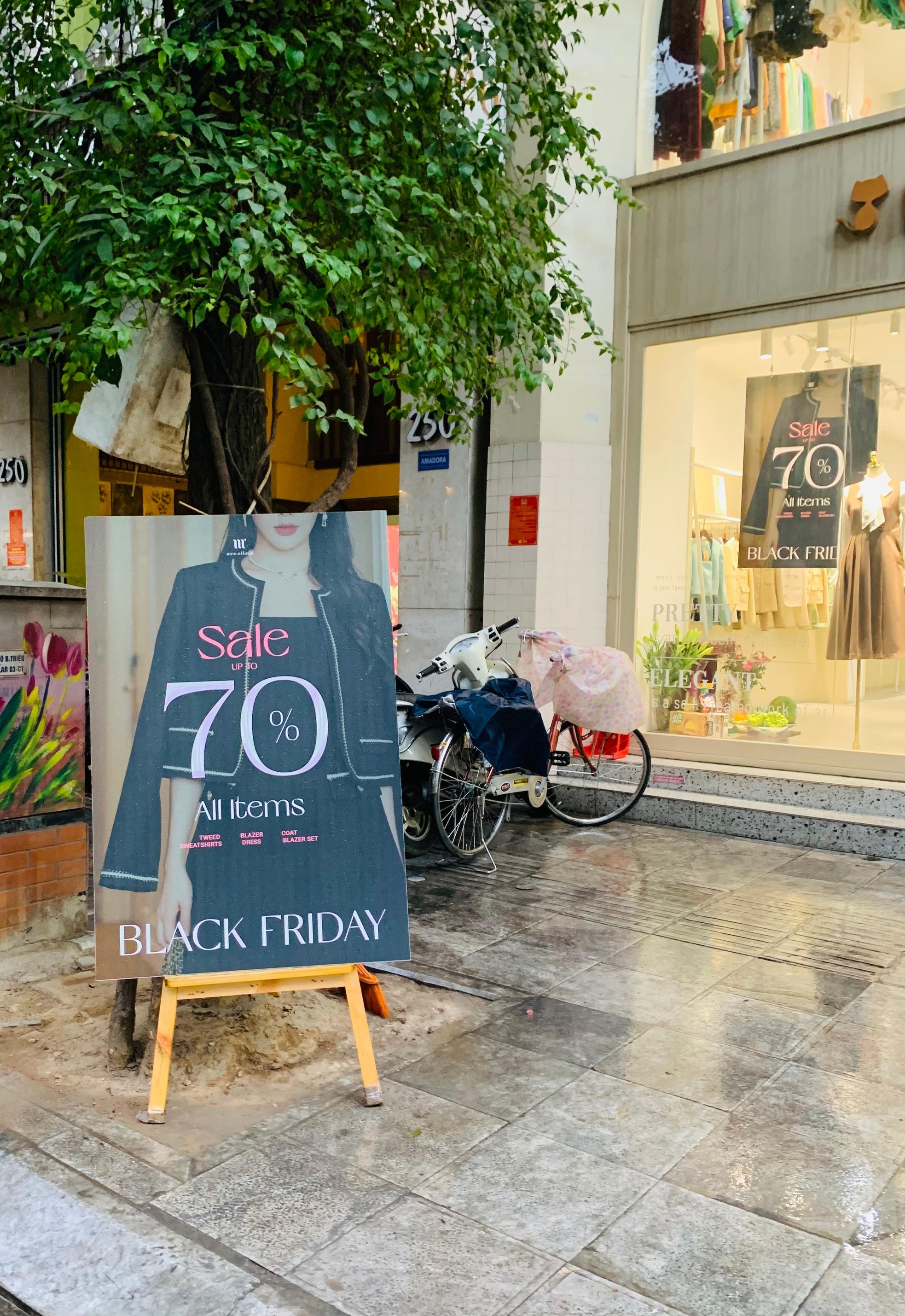 Black Friday: Hàng hiệu đua giảm giá khủng vẫn... ế-3