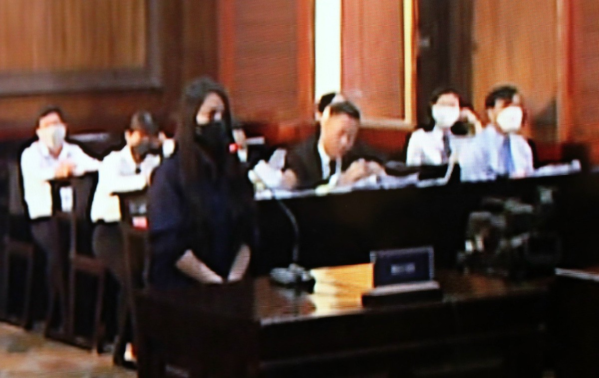 Clip: Những hình ảnh mới nhất của Nguyễn Võ Quỳnh Trang và Nguyễn Kim Trung Thái trong phiên tòa sáng nay-3