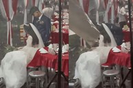 Cô dâu tổ chức đám cưới đúng ngày mưa gió, lẳng lặng ngồi một góc khóc vì khách mời vắng hoe