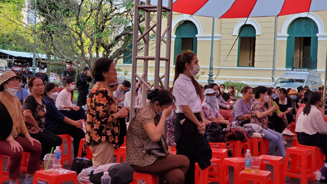 Xét xử vụ bé 8 tuổi bị bạo hành tử vong-4