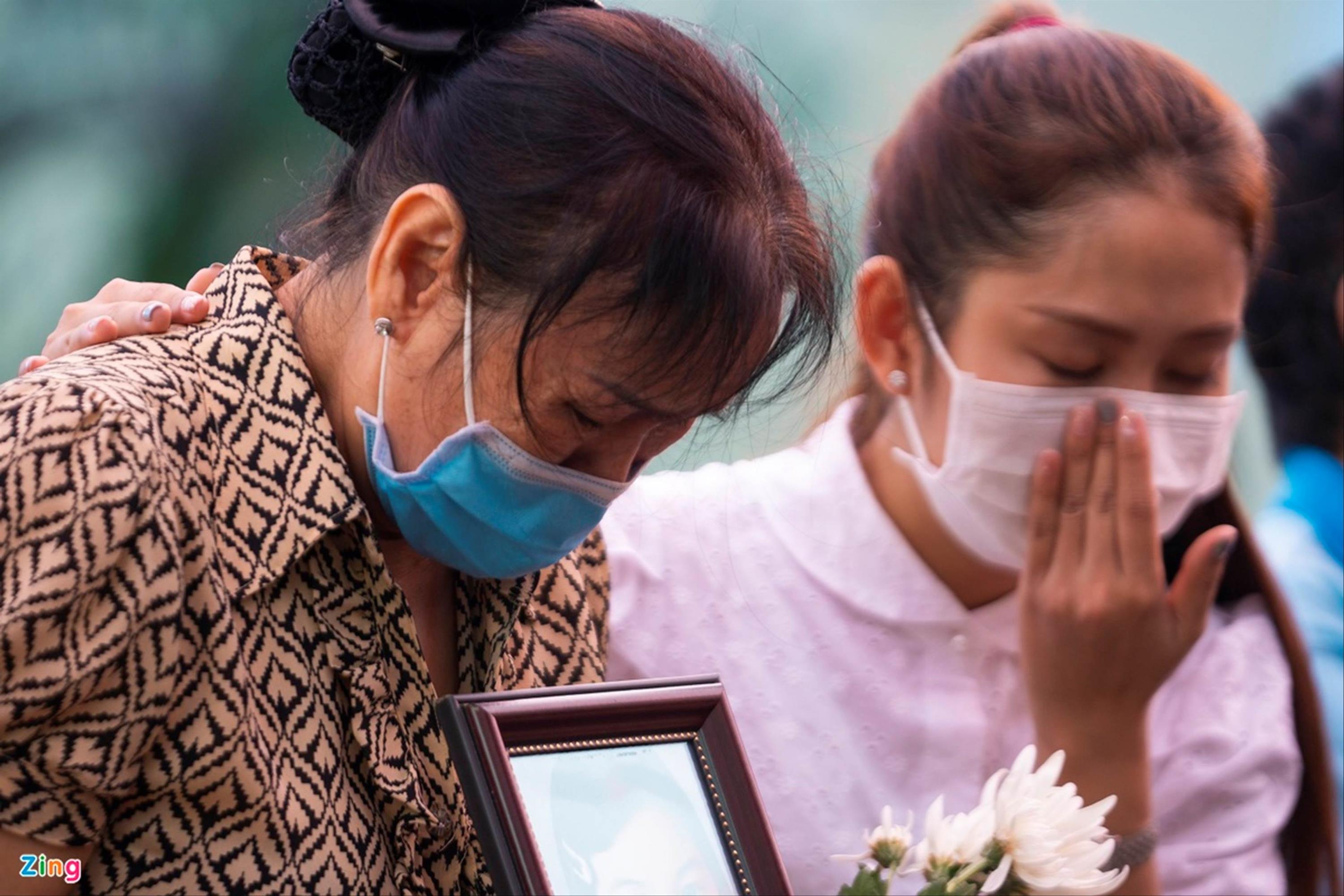Người thân bé gái bật khóc khi nghe lời khai của Nguyễn Võ Quỳnh Trang-4