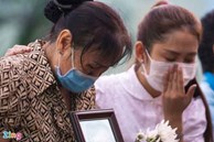 Người thân bé gái bật khóc khi nghe lời khai của Nguyễn Võ Quỳnh Trang