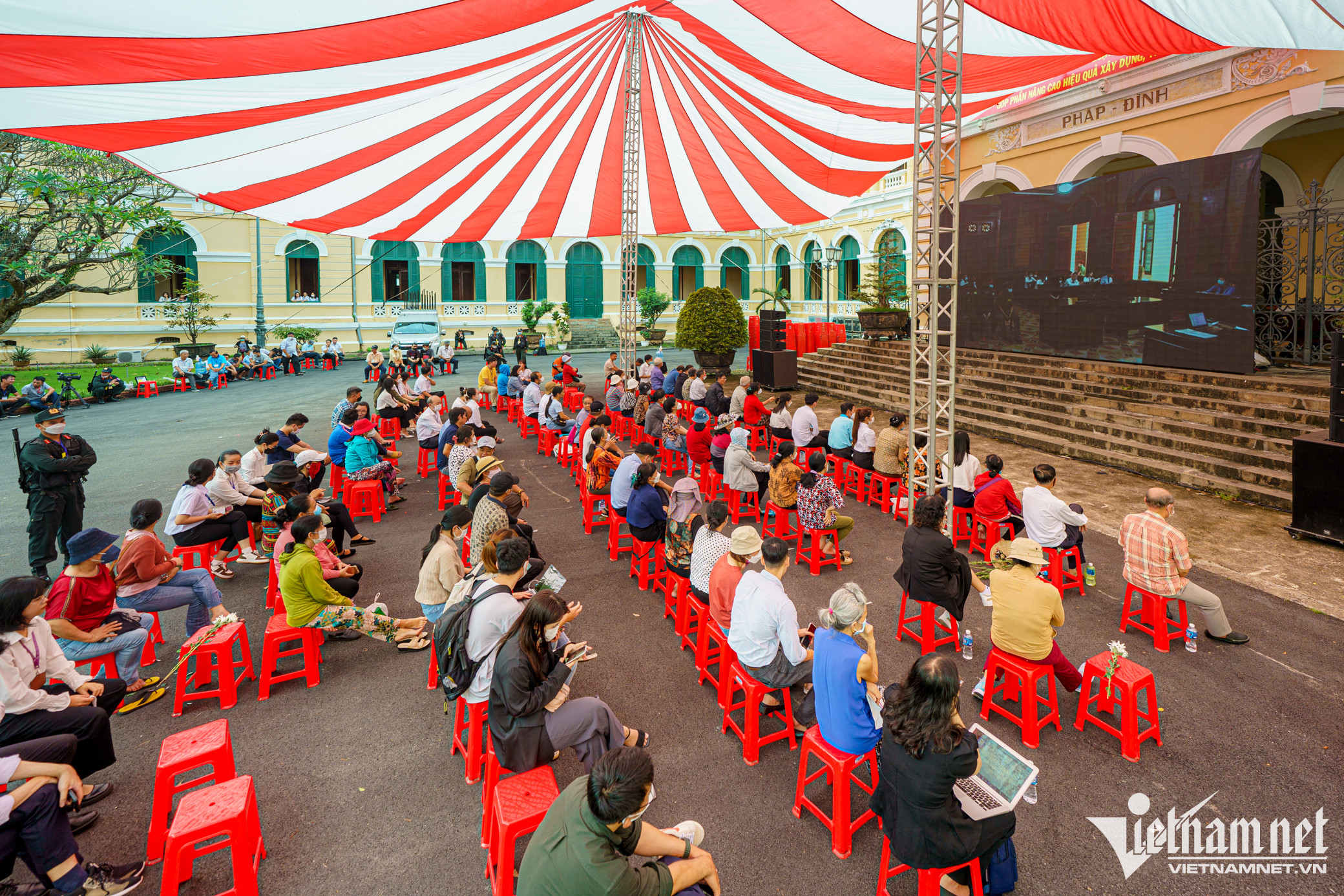 Toàn cảnh phiên tòa xét xử vụ dì ghẻ hành hạ bé 8 tuổi dẫn đến tử vong-9