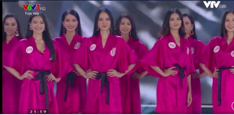 Đỗ Thị Hà mặc lại chiếc áo kinh điển 2 năm trước khi thi hoa hậu-3