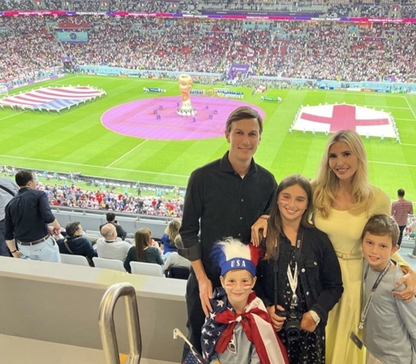 Vợ chồng Ivanka Trump xem World Cup cùng thủ tướng Qatar-2