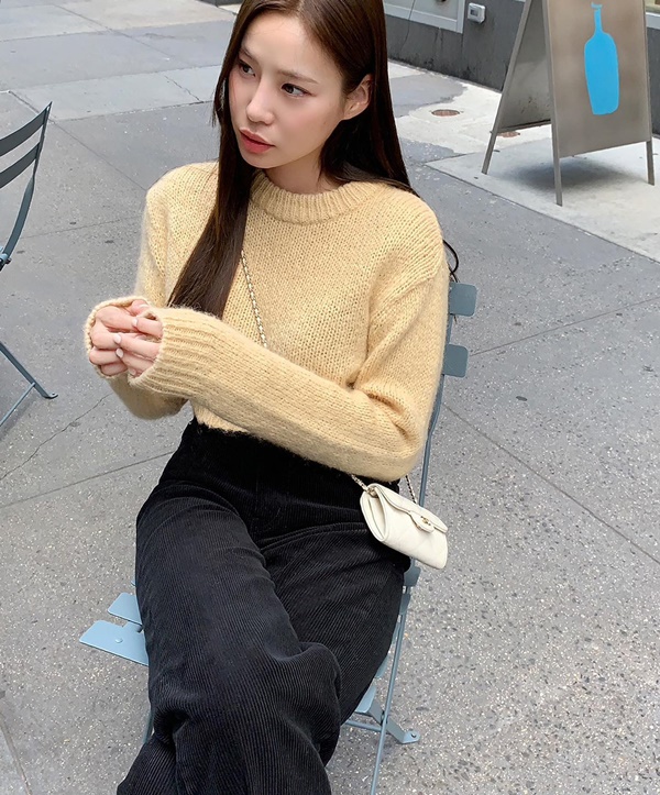 5 mẫu áo len theo phong cách tối giản, ai mặc cũng đẹp-7