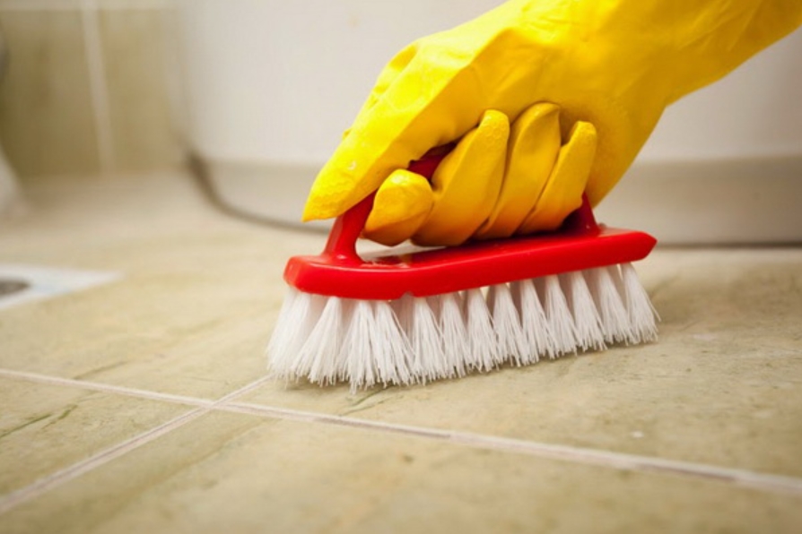 Đánh bay vết bẩn trên ron gạch phòng tắm bằng mẹo đơn giản, chẳng cần dùng quá nhiều lực vẫn sạch bong-2