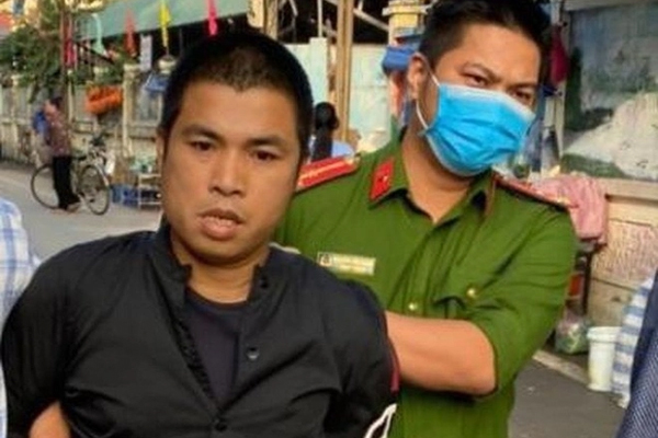 Chồng gục ngã bên thi thể vợ và 2 người con bị xe tải lùi cán chết ở Phú Yên-3