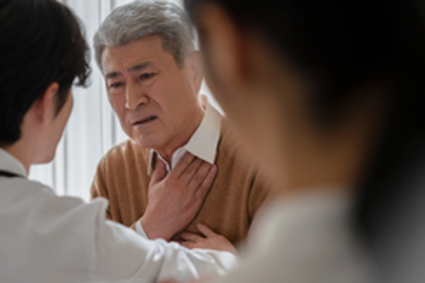 Nghe tiếng cãi nhau, mẹ chồng tuyên bố một câu khiến chồng tôi tái mặt-1