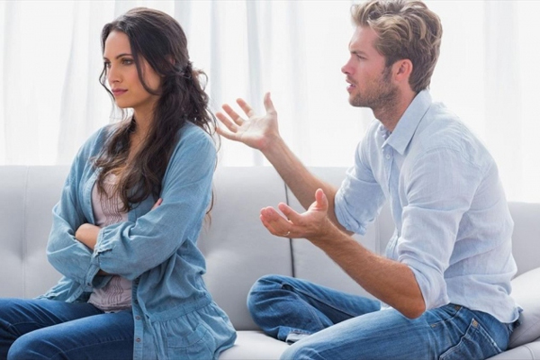 4 điều làm tổn thương tình cảm vợ chồng sâu sắc mà đôi khi bạn không hề biết-3