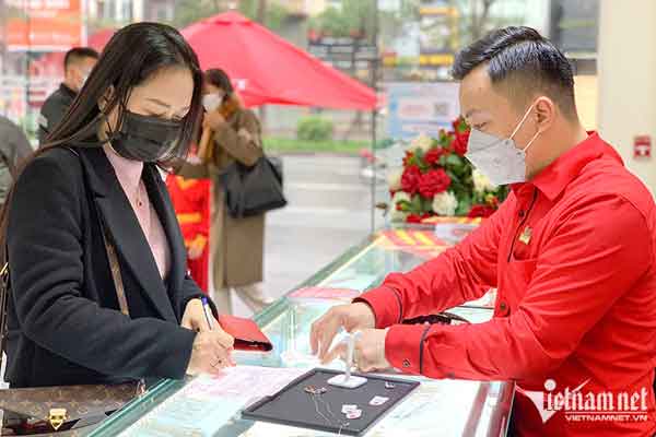 Giá vàng hôm nay 28/11: Vàng bán ra giá giảm mạnh-2