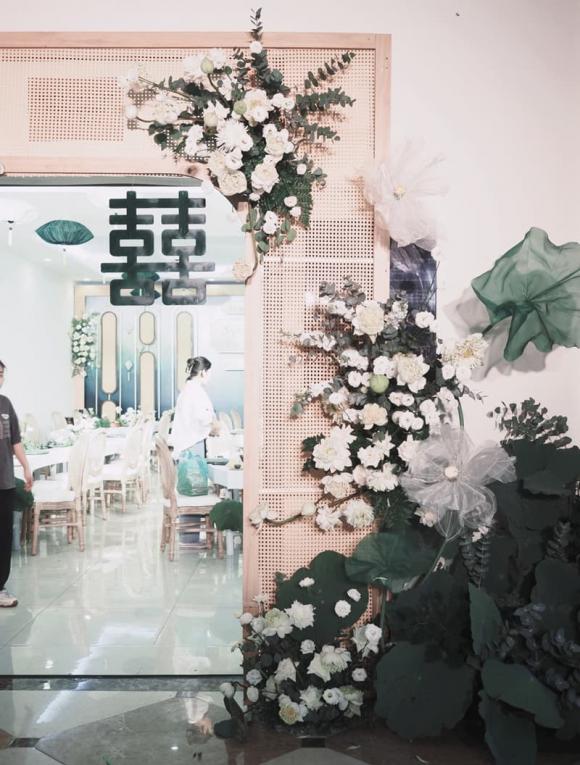 Không gian lễ ăn hỏi với 500 bông sen của Hoa hậu Ngọc Hân-12