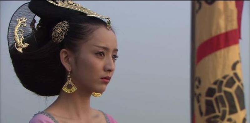 Để được hoàng đế sủng ái, Triệu Phi Yến cho thứ gì vào người?-2