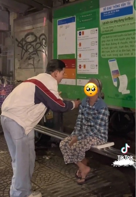 Chiến thần Hà Linh gọi thẳng Nờ Nô Ô là cậu nổ nghèo đạo đức sau clip bà già nghèo khổ-1