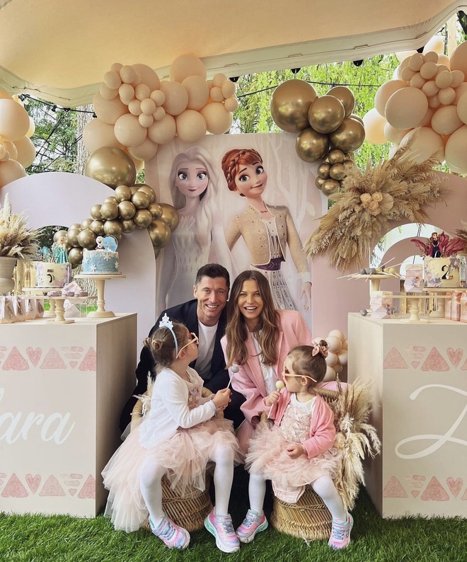 Cầu thủ sợ vợ nhất World Cup, biết nghề và thành tích lẫy lừng của cô ai cũng rõ lí do-2